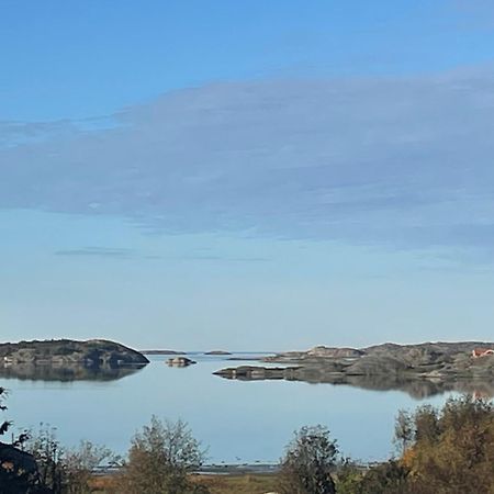 Stuga I Naturskoent Omrade Pa Vaestra Tjoern Saby Exterior photo